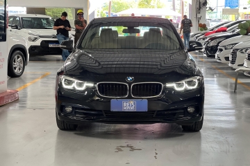 320i